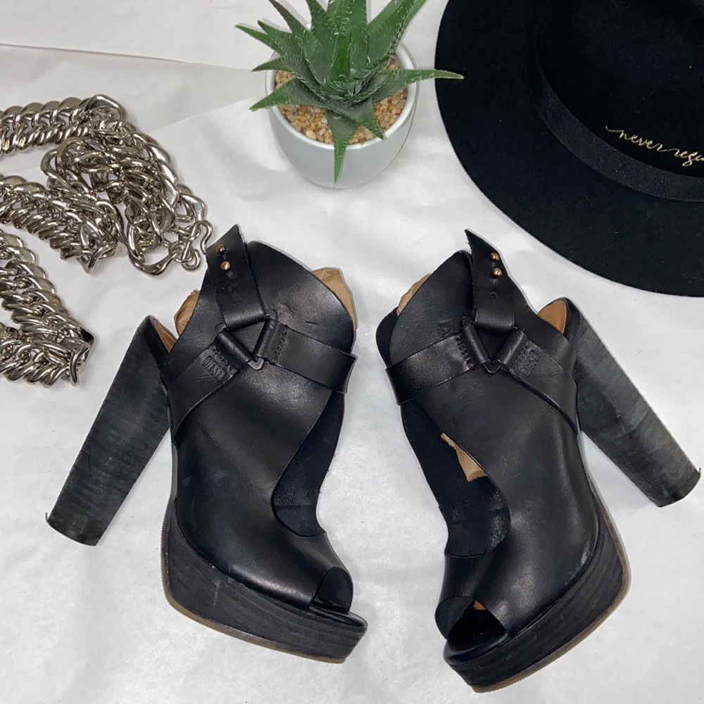 Diesel stacked heel leather boot / sandal size 36